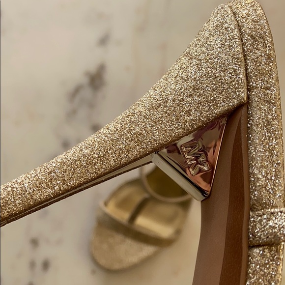 New MICHAEL KORS Arden Gold T-strap Stiletto Sandals shoes - Picture 14 of 15